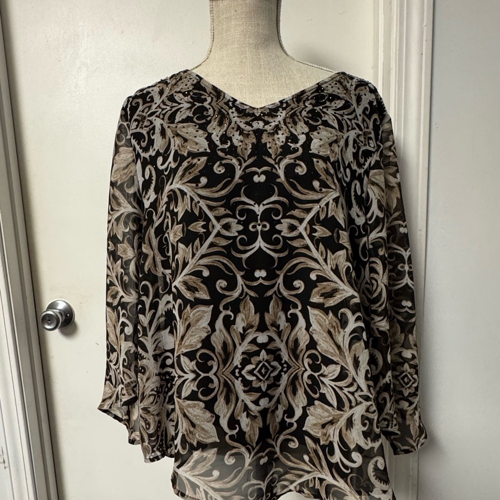 Roz & Ali Black and Cream Floral Blouse